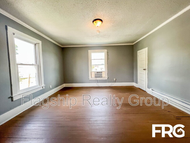 Building Photo - 420 Second Street