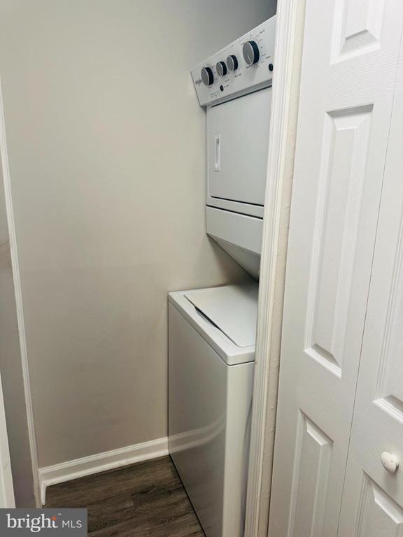 Building Photo - 9611 Brassie Way