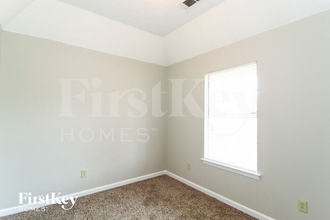 Building Photo - 6000 Chadwell Rd