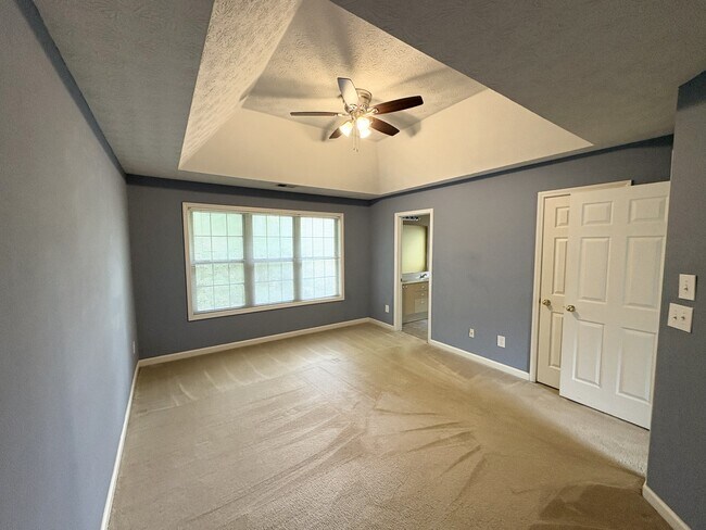 Building Photo - 704 Rising Way