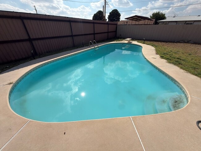 Building Photo - 1805 S Bryan Ave