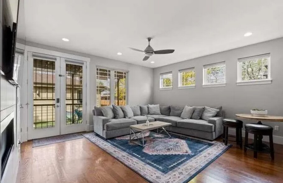 Building Photo - 965 S Clarkson St