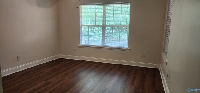 Building Photo - 157 Alderwood Dr