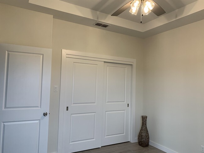 Building Photo - 1409 Los Estribos Dr