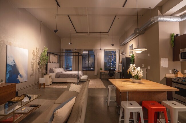 Building Photo - 849 S Broadway