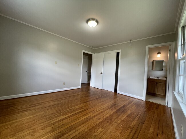 Building Photo - 27 Bethlehem Church Rd