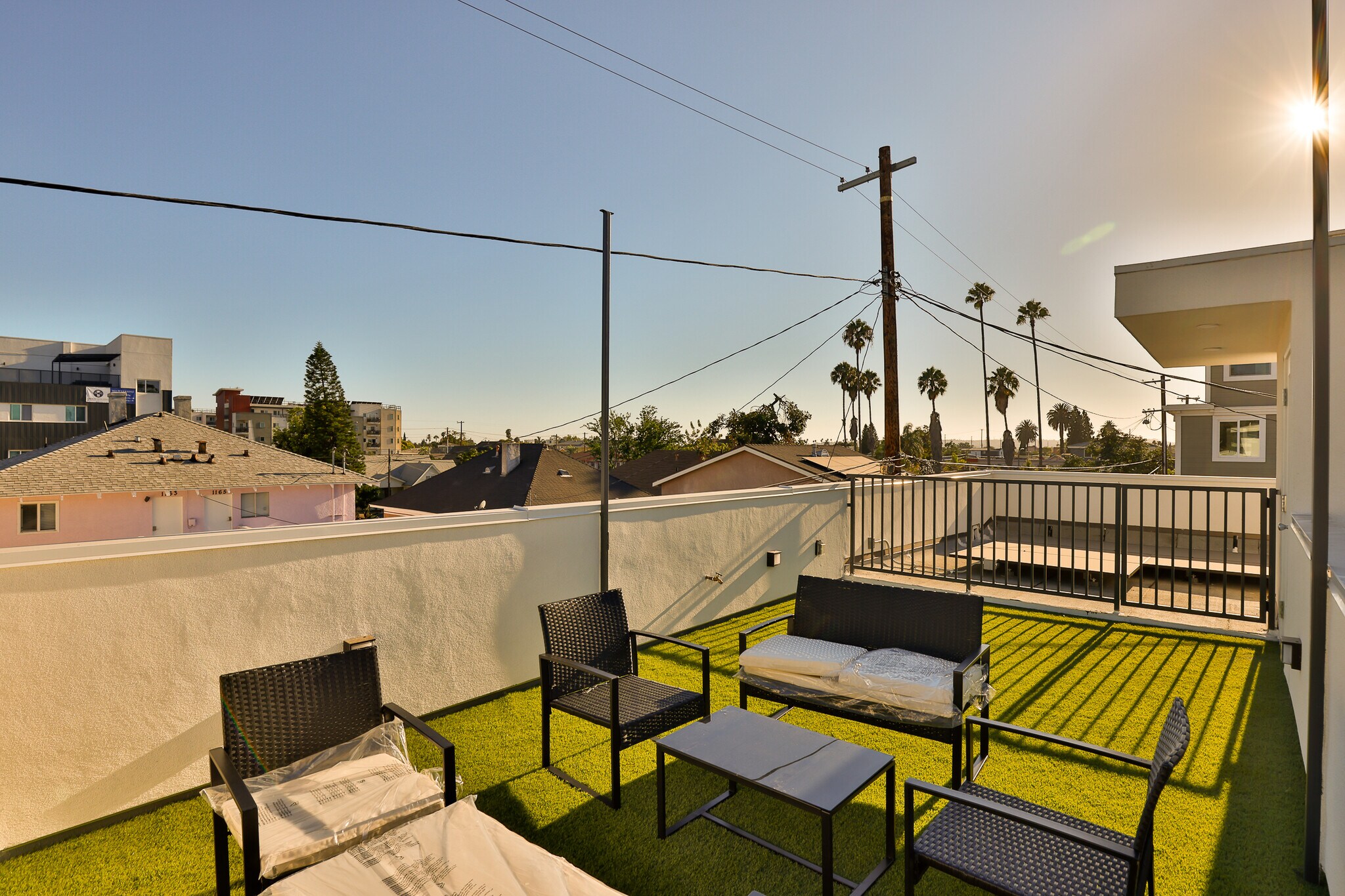 Building Photo - 1164 W 37th Pl