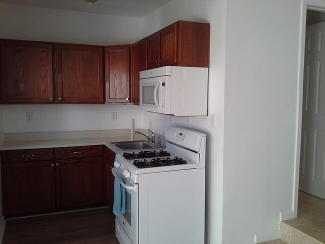 Building Photo - 6445 W 87th St