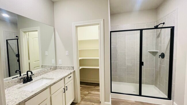 Building Photo - 2104 Hardwick Dr