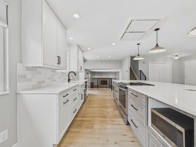 Building Photo - Gorgeous Home in Centennial!