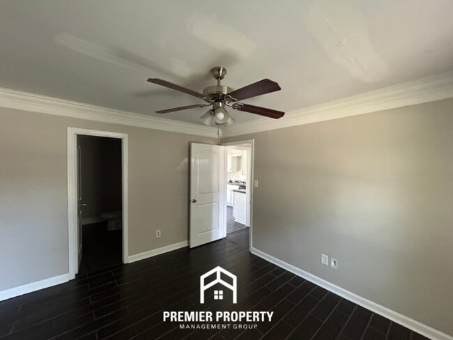 Building Photo - 3720 Pembrook Cove