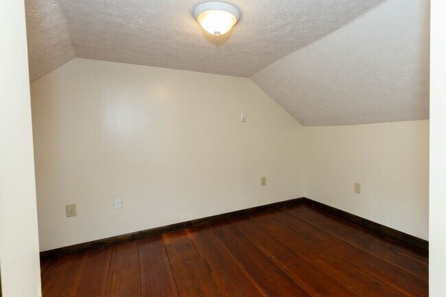 Building Photo - 218 S West St