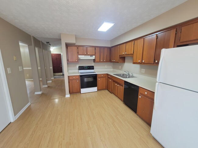 Building Photo - 500 Orchard Dr