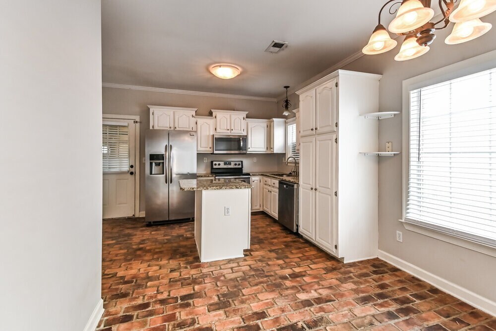 Building Photo - 2720 Graystone Dr
