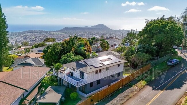 Building Photo - 4566 Sierra Dr