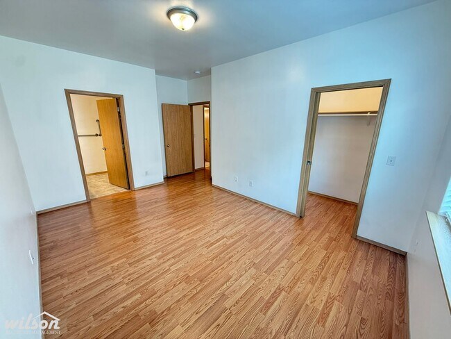 Building Photo - 7905 Skyline Way