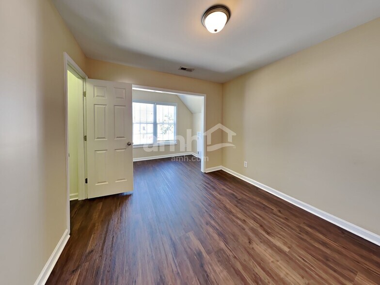 Building Photo - 129 Longbay St