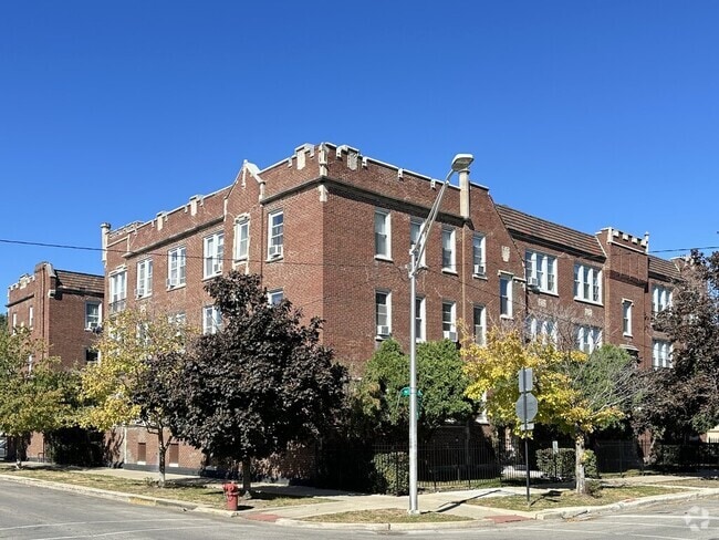 Building Photo - 3008 N Whipple St