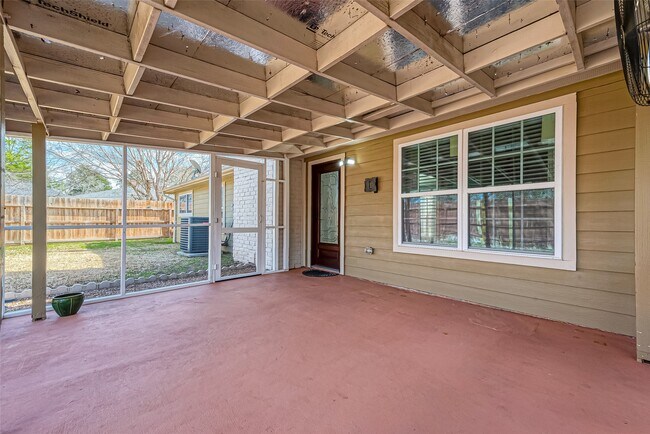 Building Photo - 13322 Pantano Dr