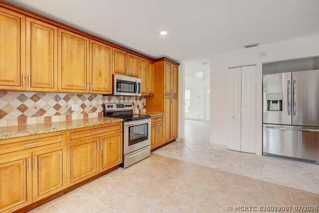 Building Photo - 10758 Lake Jasmine Dr