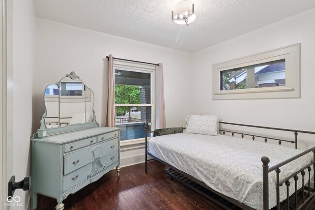 Building Photo - 615 N Grant Ave