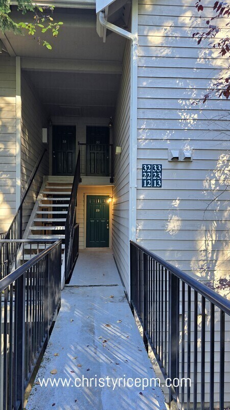 Building Photo - 12515 NE 116th St