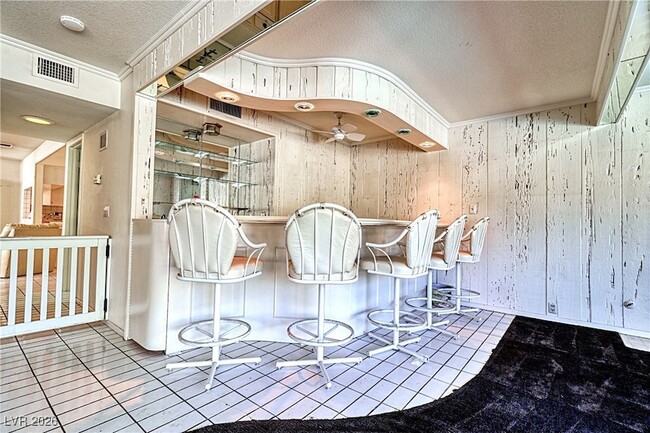 Building Photo - 940 Vegas Valley Dr