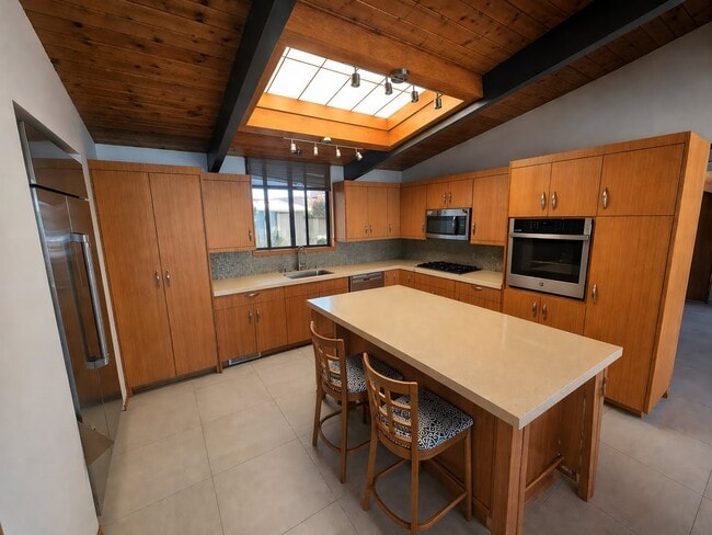 Building Photo - 4144 San Martin Way