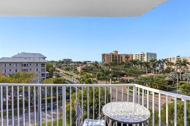 Building Photo - 1300 Gulf Shore Blvd N