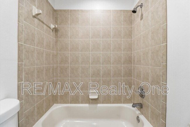 Building Photo - 1705 W Spring Meadow Loop