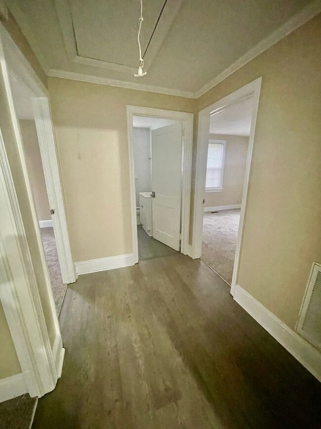 Building Photo - This adorable  2 Bedroom 1 bath home on Glenwood Drive