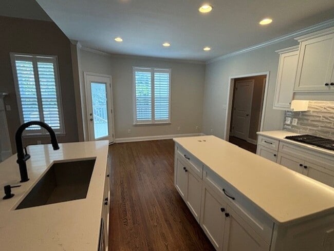 Building Photo - 1205 Sumter Landing Ln