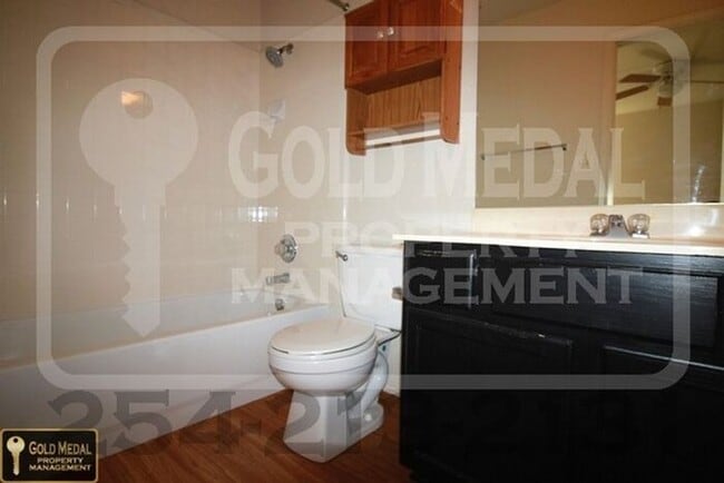 Building Photo - 2806 Cantabrian Dr