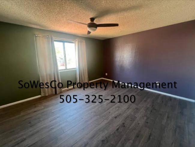 Building Photo - Large 3 Bedroom 2.5 Bath 3 Living Room Hom...