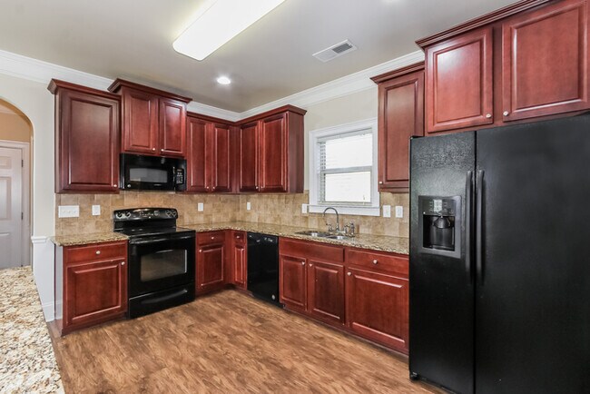 Building Photo - Spacious 4-Bedroom Home in Grovetown, GA