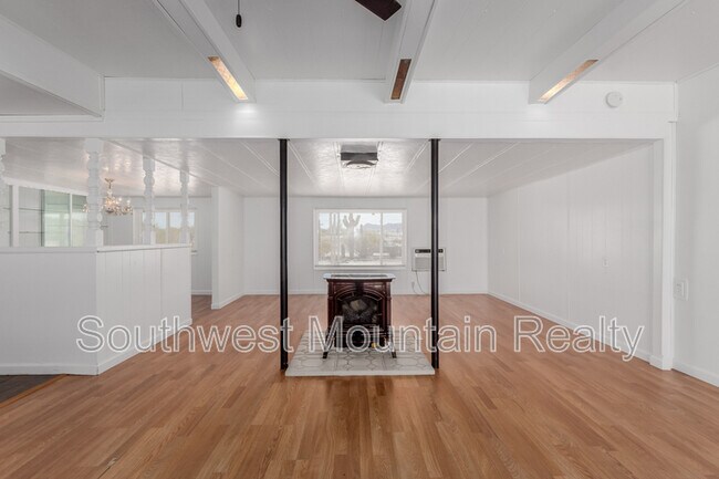 Building Photo - 29967 N Sandridge Dr