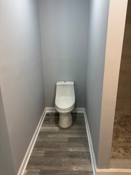 MasterB - 6225 Branch Hill Cir