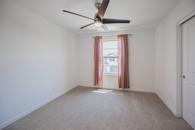 Building Photo - 7412 W Gardenia Ave