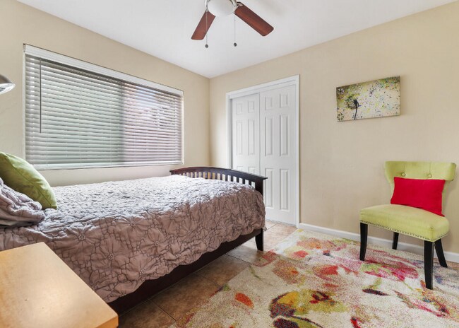 Building Photo - 718 N Floral St