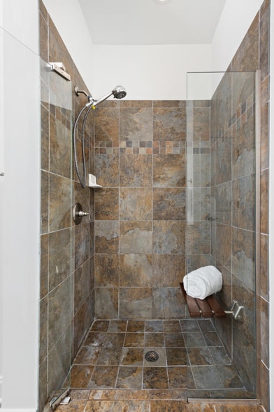 Building Photo - 21 George St