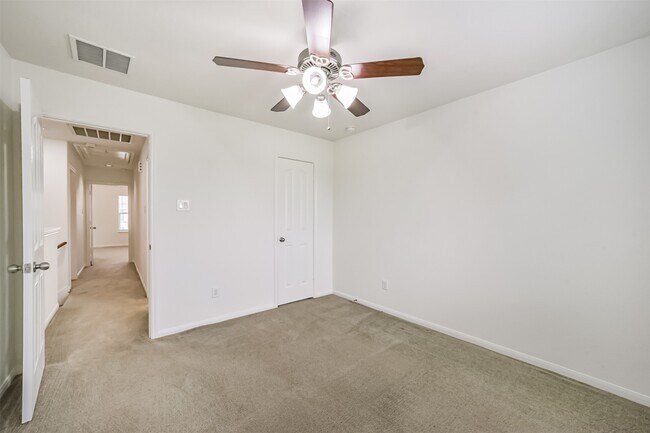 Building Photo - 9334 Valley Tree Ln