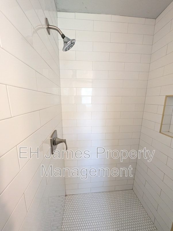 Building Photo - 5214 S Delaware Pl