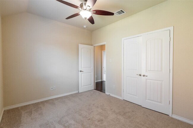 Building Photo - 1112 Hiddencreek Dr