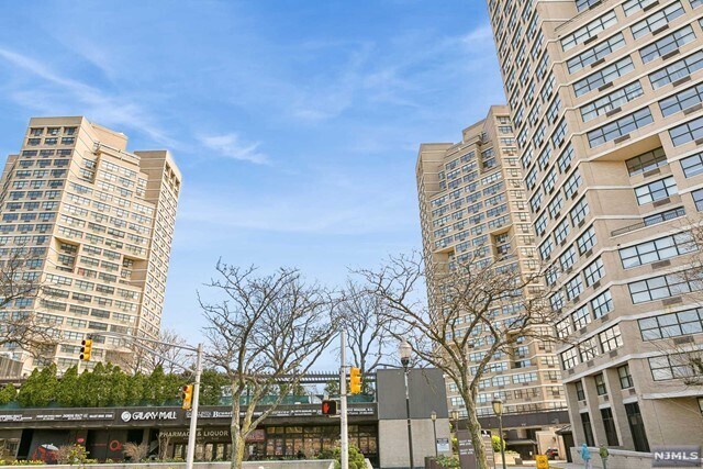 Building Photo - 7004 JFK Blvd E