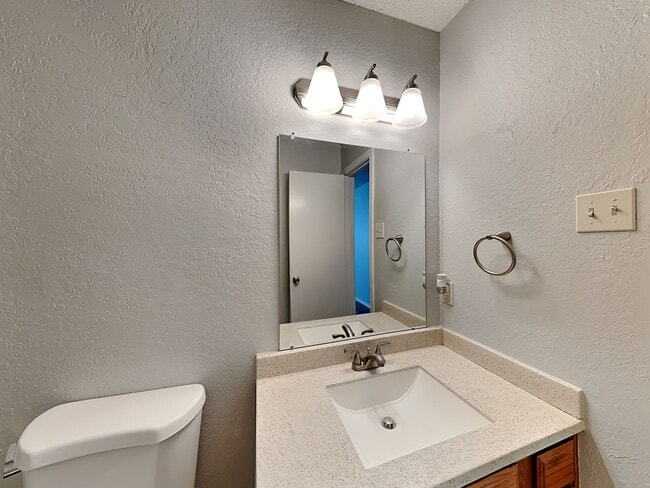 Building Photo - Newly Renovated Single Family Home | 2 BR/2BA | Covered Parking