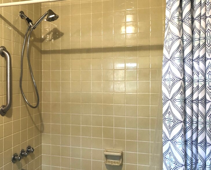 Building Photo - 118 Sebrell Ave