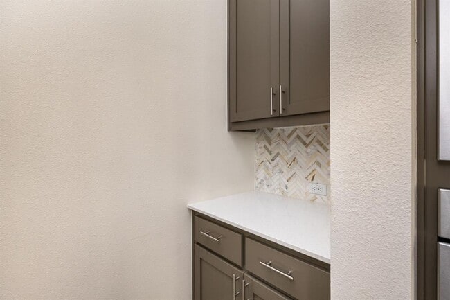 Building Photo - 2401 McBee St