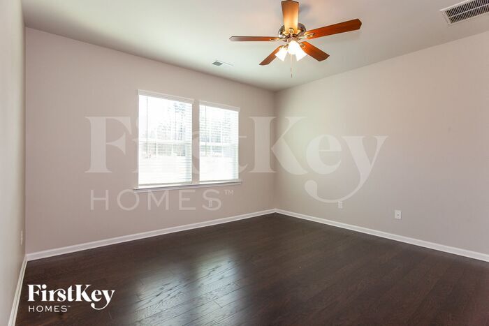 Building Photo - 2212 Killian Creek Dr