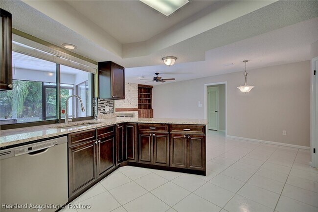 Building Photo - 4004 Medina Way