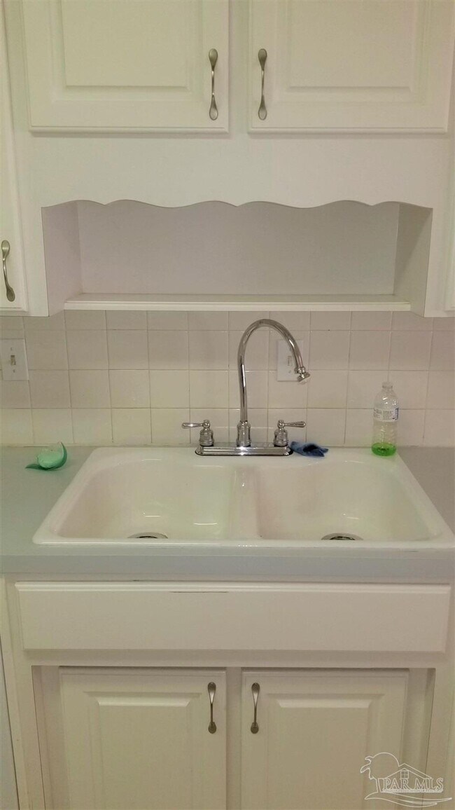 Building Photo - 4170 Capri Dr